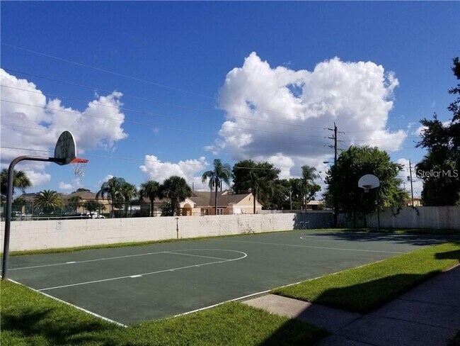 Building Photo - 1622 Columbia Arms Cir