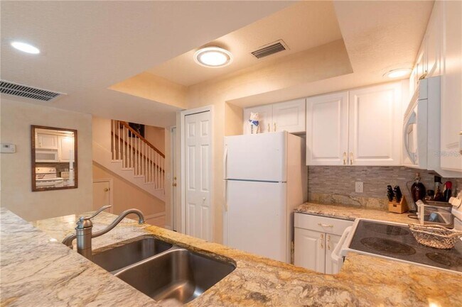 Building Photo - 987 Wellington Ct