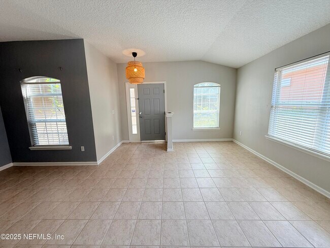Building Photo - 14793 Falling Waters Dr