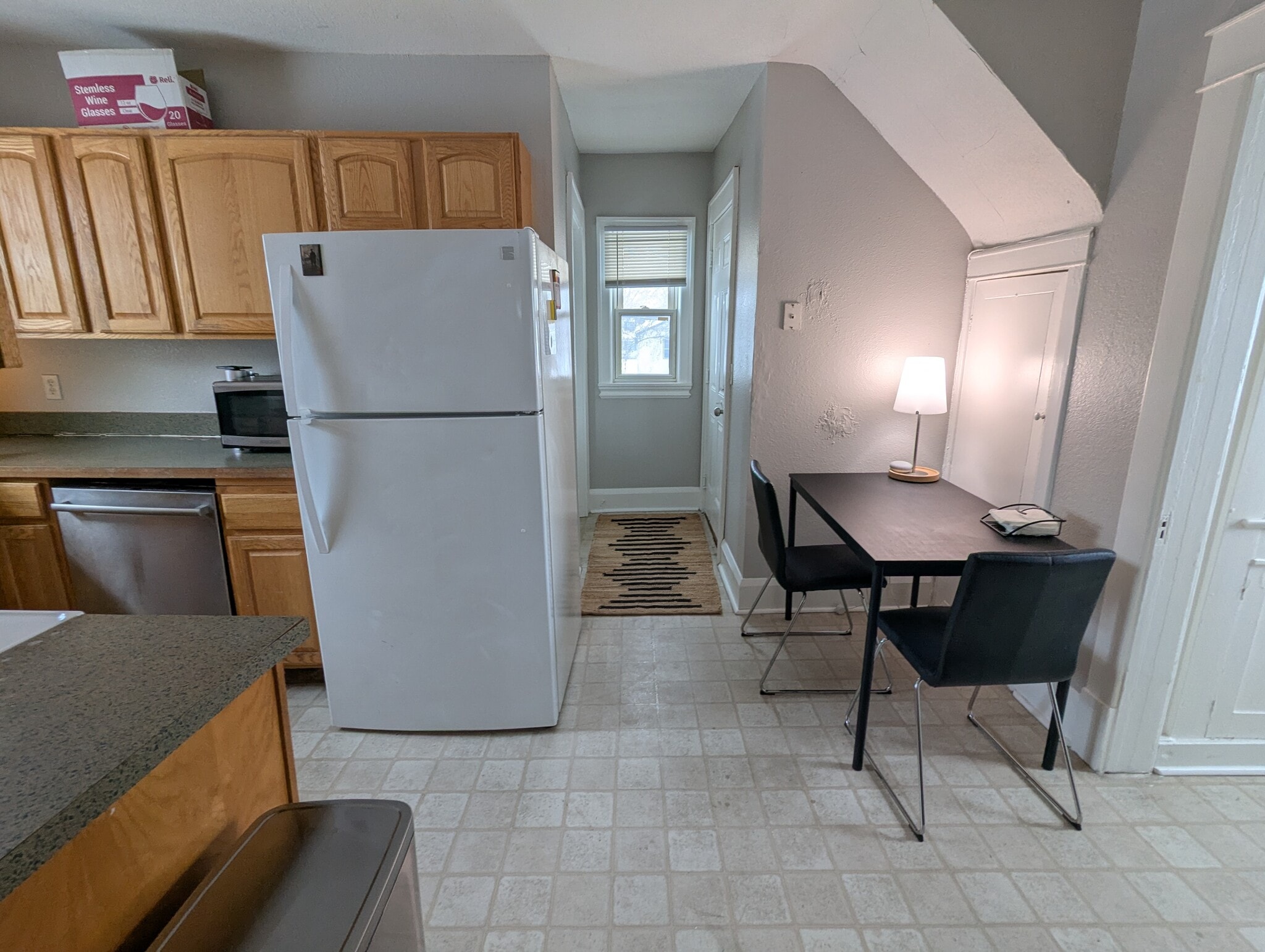 Building Photo - 732 Case Ave