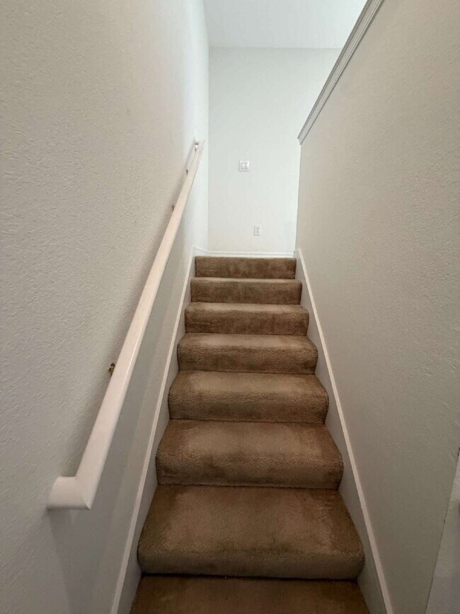 Building Photo - Welcome to The Hammocks! Newly Updated 3 bedroom 2.5 bath home.
