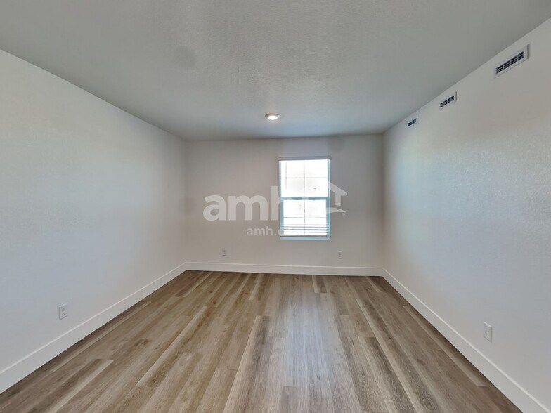 Building Photo - 7919 Banquero Ct