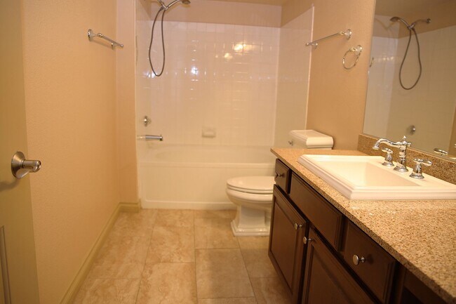 Building Photo - SW - CONDO - 2 BEDROOM - 1ST FLOOR