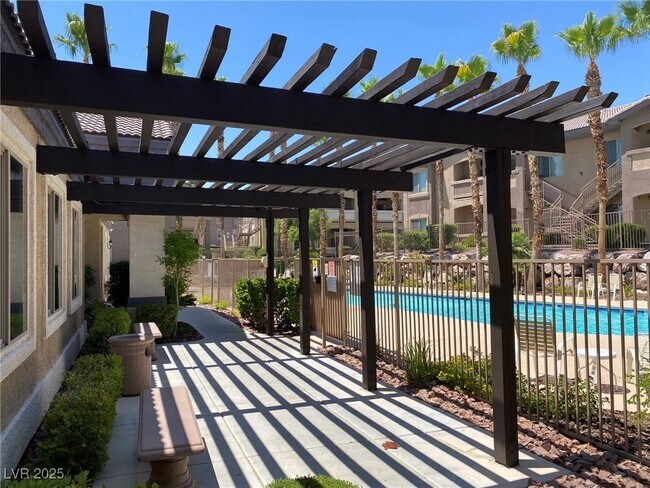 Building Photo - 8805 Jeffreys St