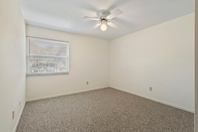 Building Photo - 16 Alcira Ct