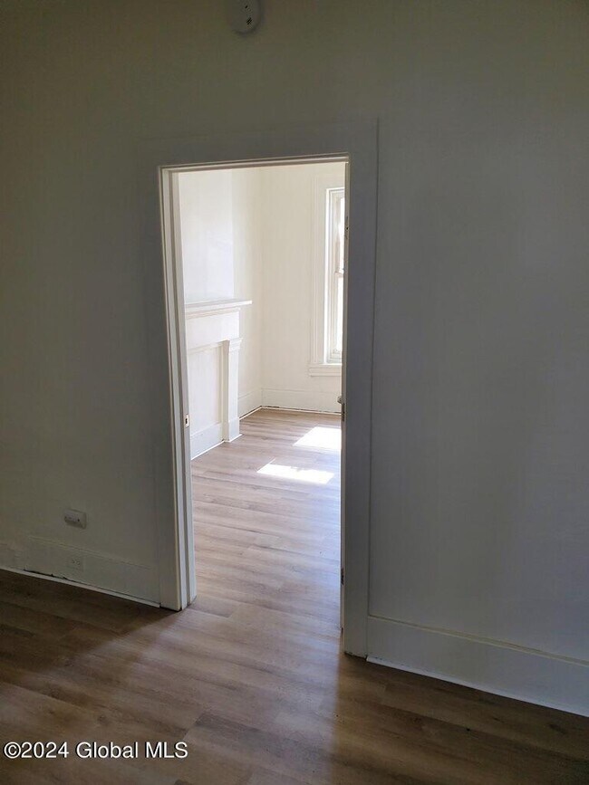 Building Photo - 509 23rd St