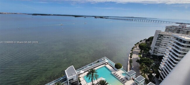 Building Photo - 1331 Brickell Bay Dr