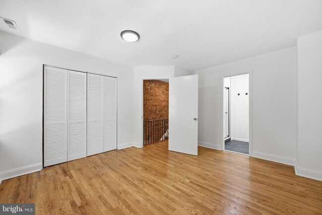 Building Photo - 924 Euclid St NW