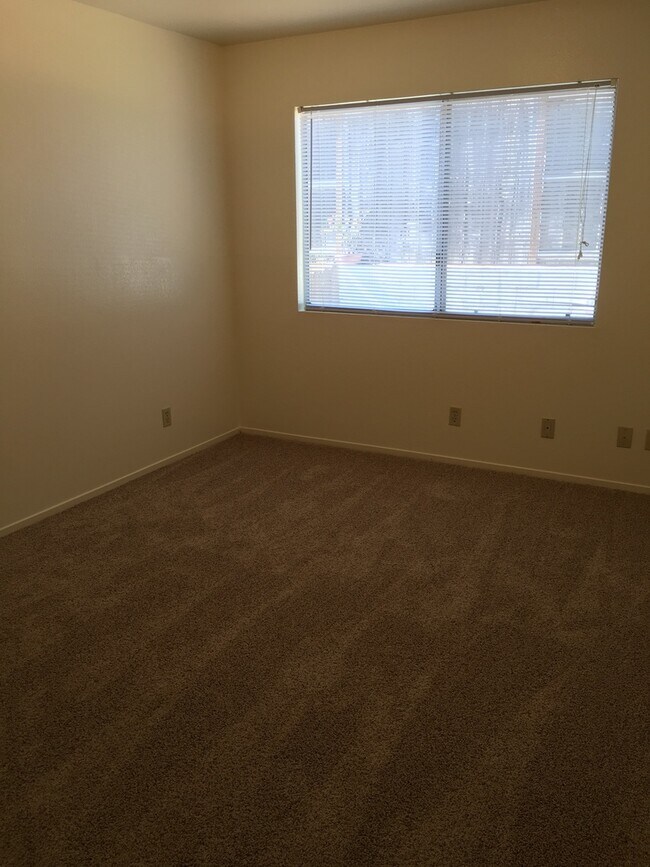 Building Photo - 1961 Moss Beach Ct