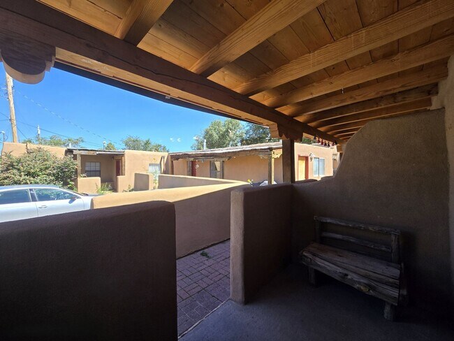 Building Photo - 631 Don Felix St