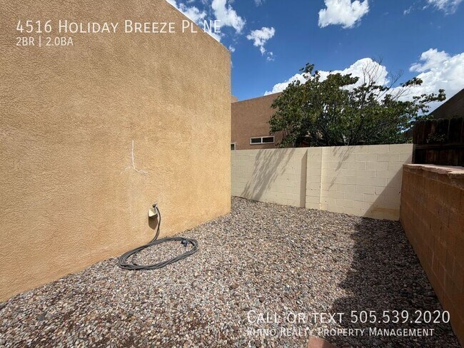Building Photo - 4516 Holiday Breeze Pl NE