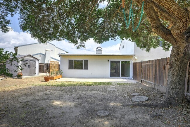Building Photo - 7395 Freeman Pl