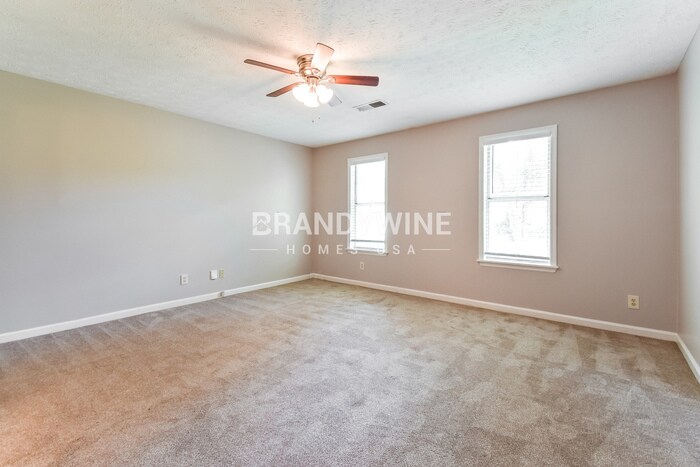 Building Photo - 5649 Longbow Dr