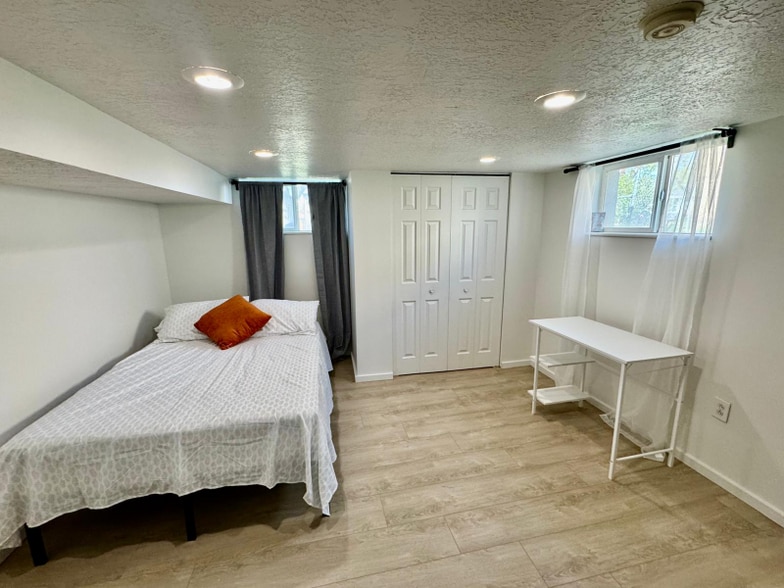 Primary Photo - 440 E Garfield Ave