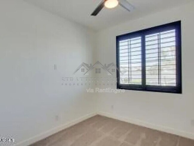 Building Photo - 37755 N Bentgrass Rd