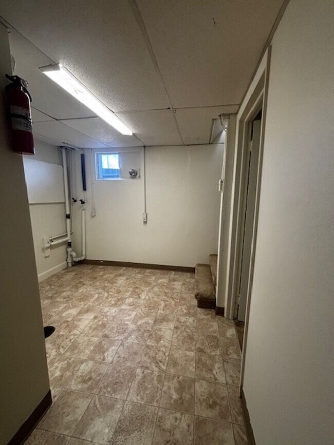 Building Photo - 4 Bedroom 2 Bath Single Family Home In South Cheyenne