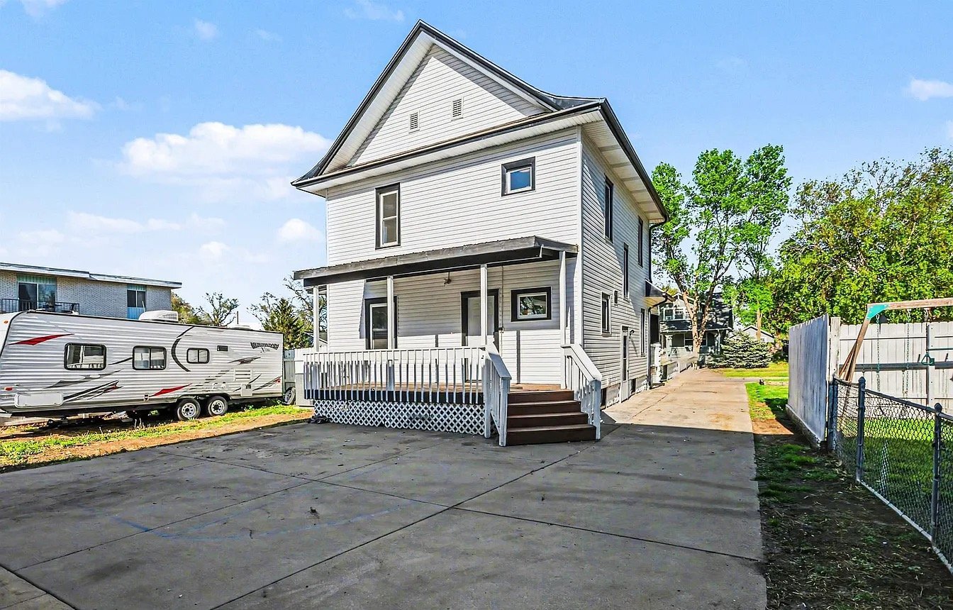 Building Photo - 1341 N 45th St
