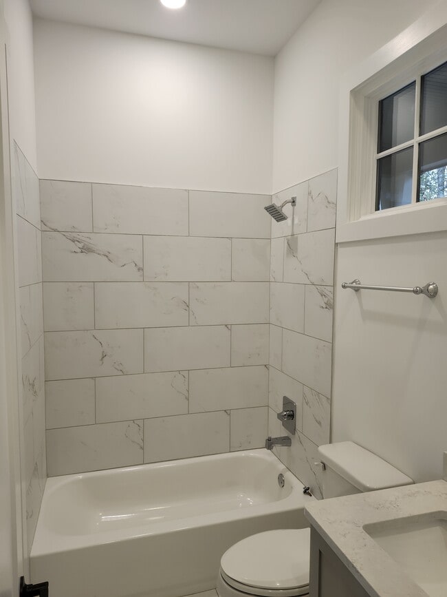 Building Photo - 4401 Bloomsbury St