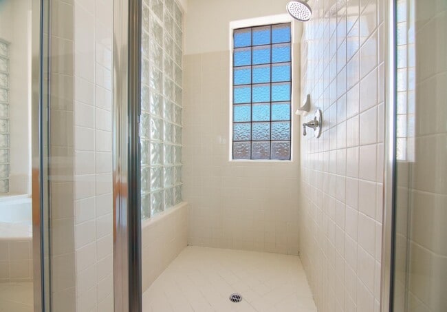 Building Photo - 26148 Legends Ct