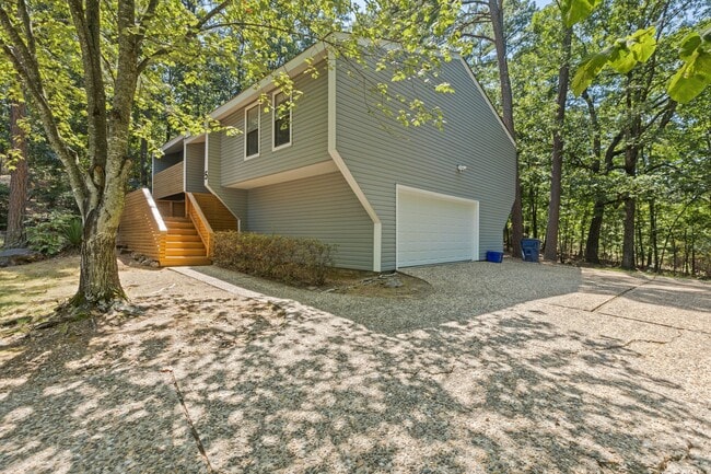 Building Photo - 5 Rocky Top Cove