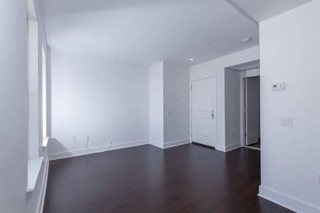 Building Photo - The Perfect Petworth Pad!
