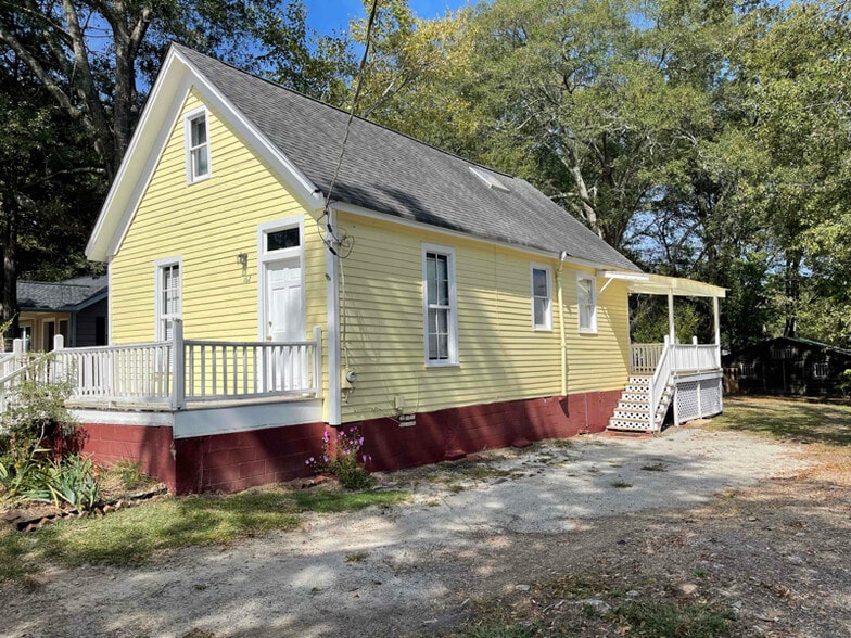 Building Photo - 162 Johnson St