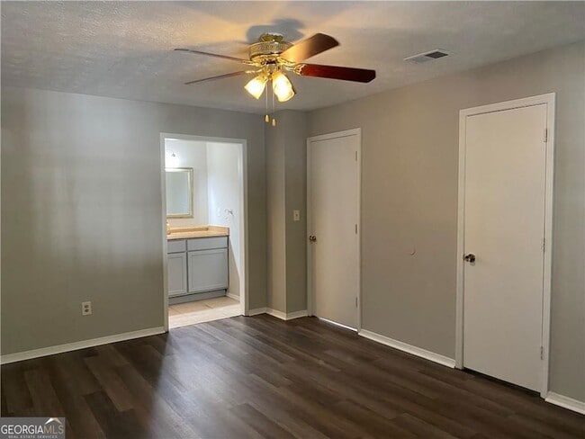 Building Photo - 1607 Augusta Dr