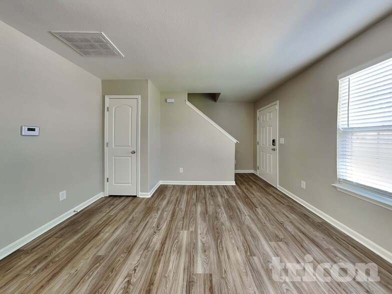 Building Photo - 427 Randolph Dr