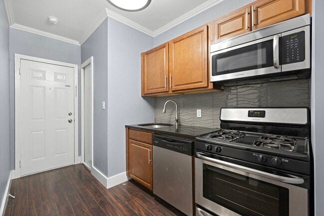 Building Photo - 151 Sip Ave
