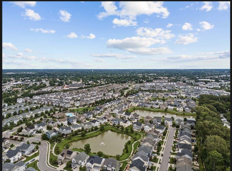 Building Photo - 1725 Dromolin Dr