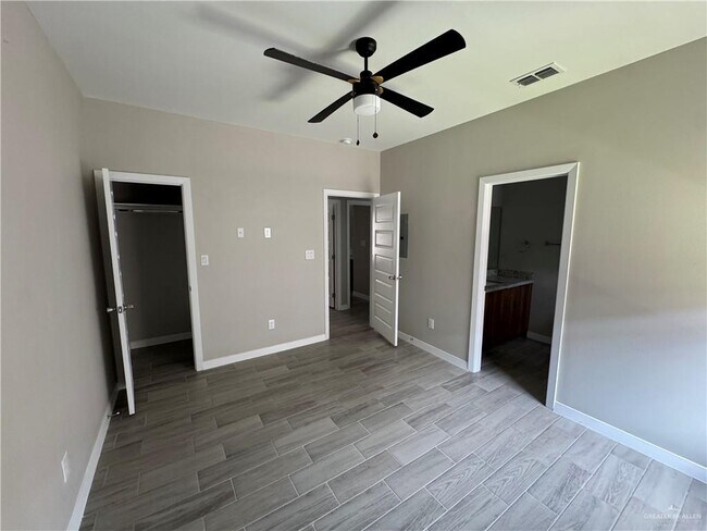 Building Photo - 3412 S Mia Ln