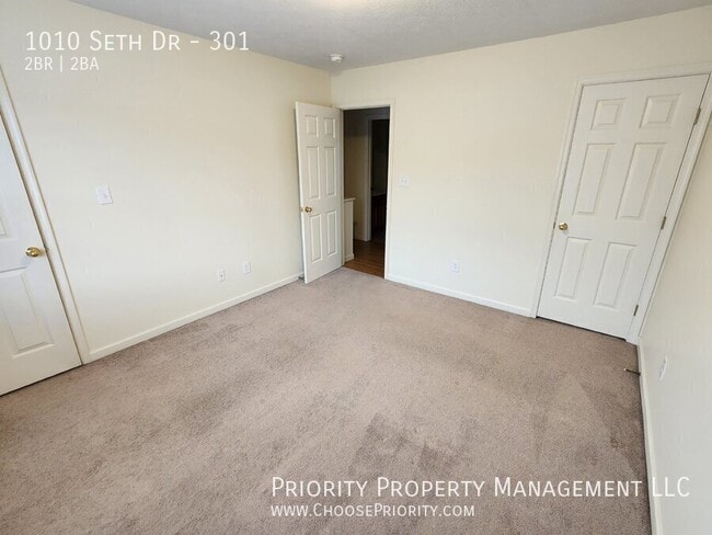 Building Photo - 1010 Seth Dr