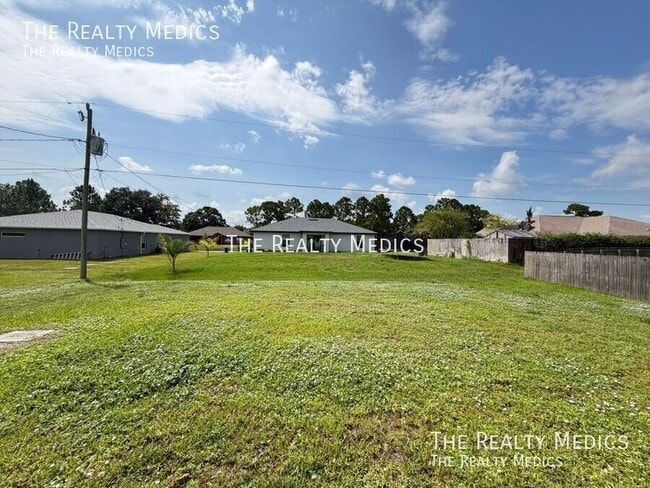 Building Photo - 2481 San Filippo Dr SE