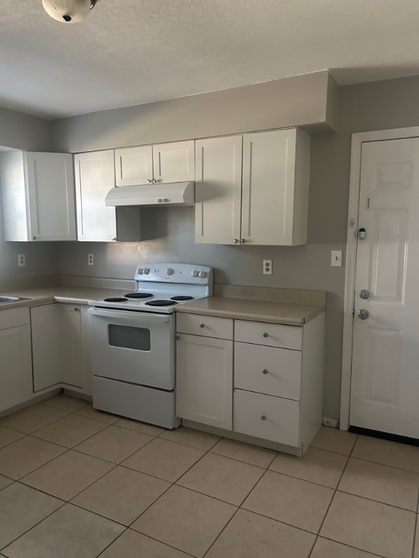 Building Photo - 1026 Birchwood Ct
