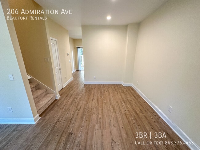 Building Photo - 206 Admiration Ave