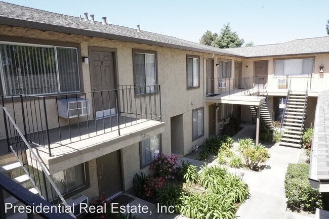 Building Photo - 935 Azure St