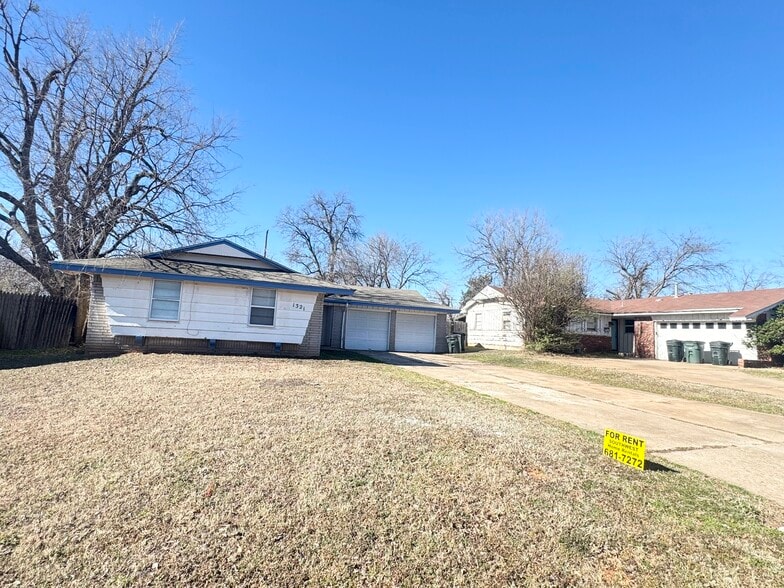 Building Photo - 1321 Beechwood Dr