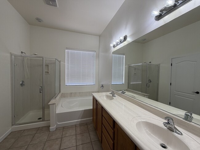 Building Photo - 12521-PM212521 E Red Canyon Pl