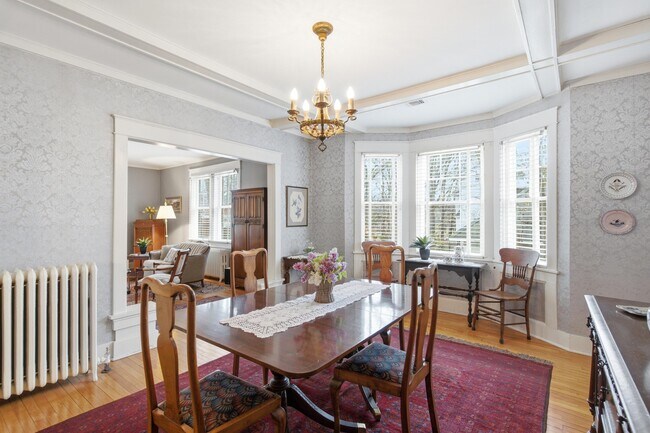 Building Photo - 303 Westwood Ave