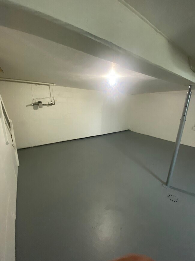 Building Photo - 731 Darlington St