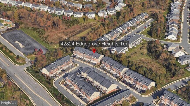 Building Photo - 42824 Edgegrove Heights Terrace