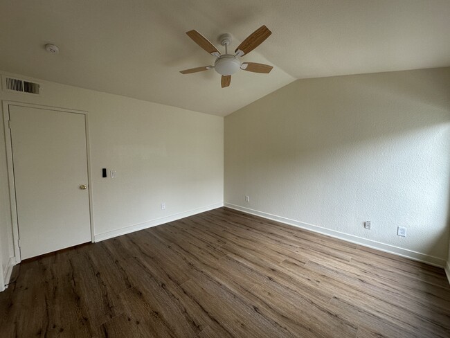 Building Photo - 15819 Antelope Dr