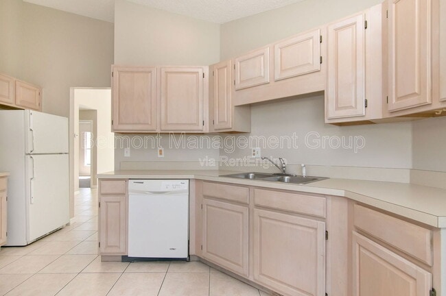 Building Photo - 117 Allison Ave