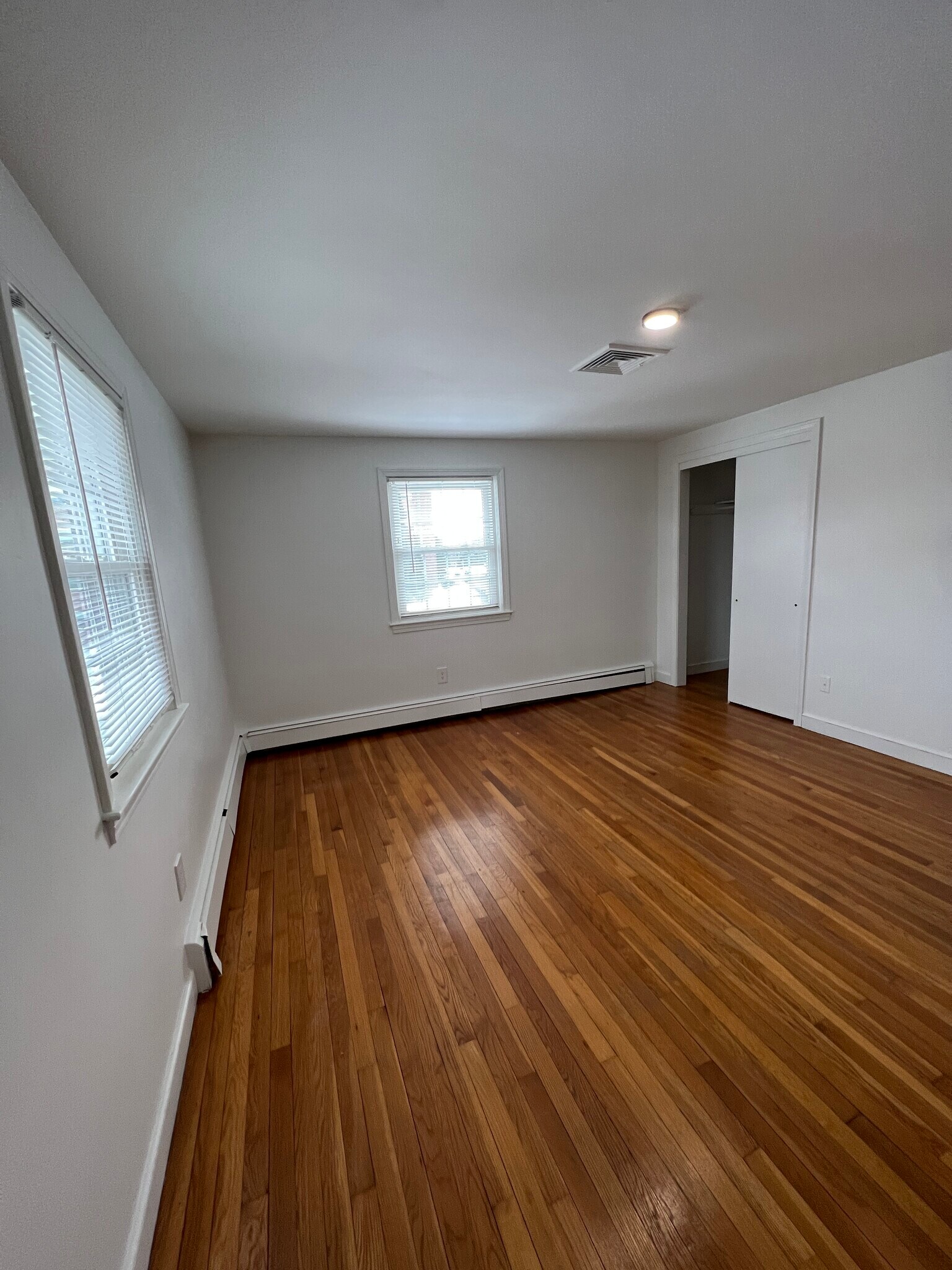 Building Photo - 36 Hill Rd