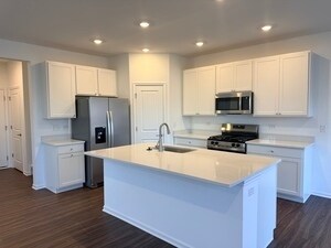 Building Photo - 15226 S Hepworth Pl