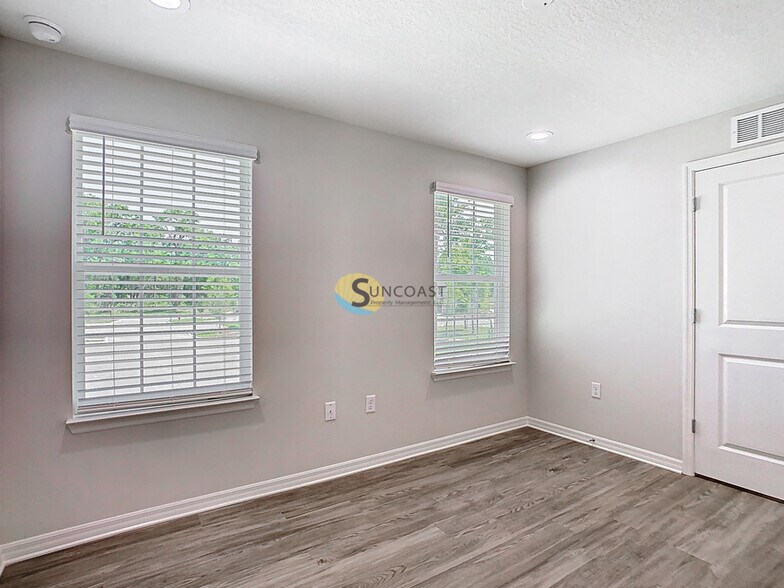 Building Photo - 3821 SW 43rd Ct