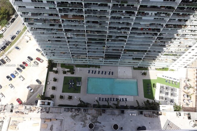 Building Photo - 1750 N Bayshore Dr