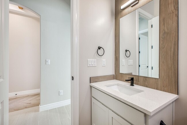 Building Photo - Beautiful East side House 4 bed-2.5 baths, part of The Club that includes Swimming Pool, Gym, Ten...