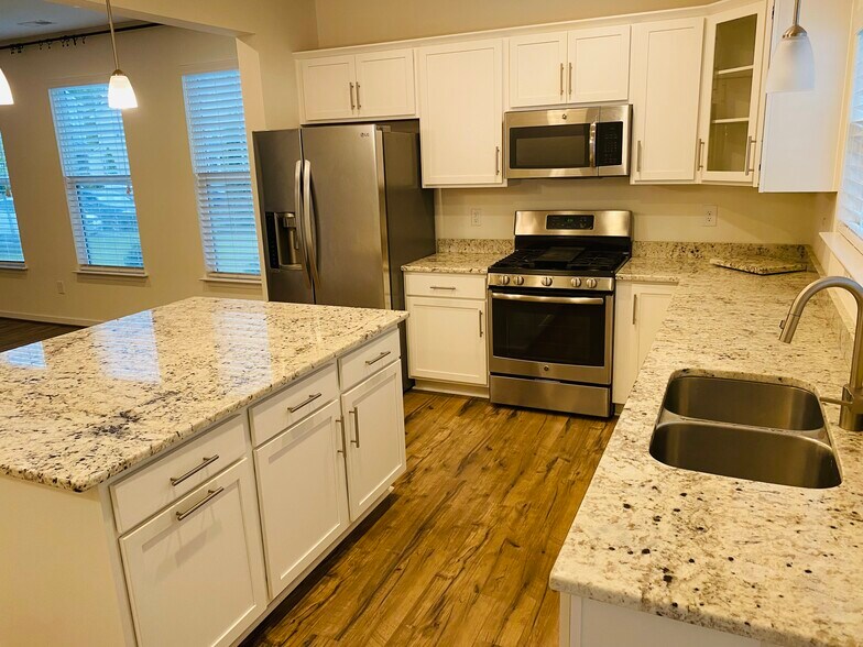 Building Photo - 10620 Marions Pl