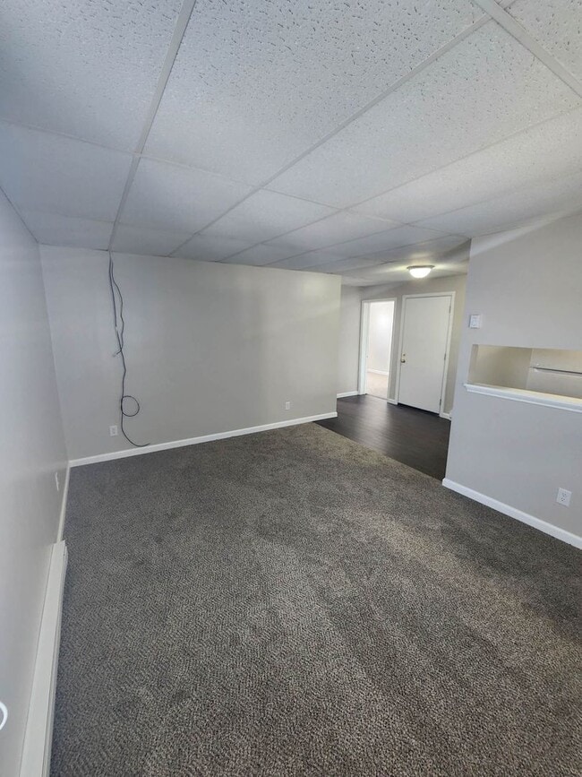 Building Photo - Utilities included!